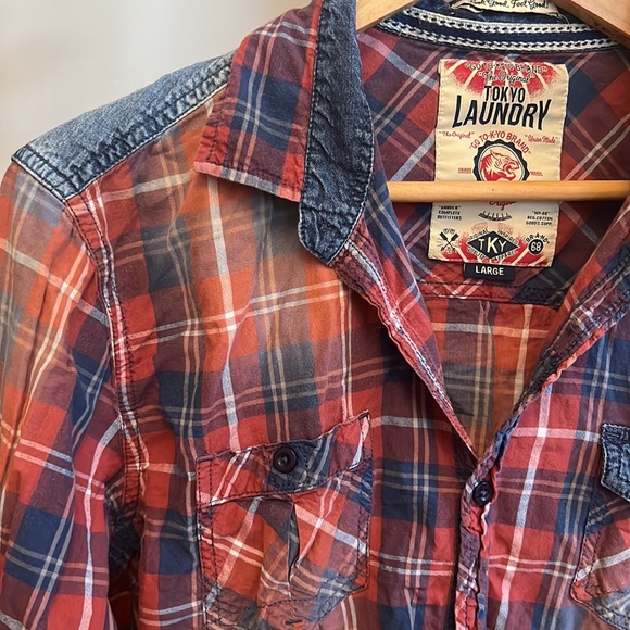 Tokyo Laundry Plaid Button Down. Fits like a medium - Picture 3 of 7